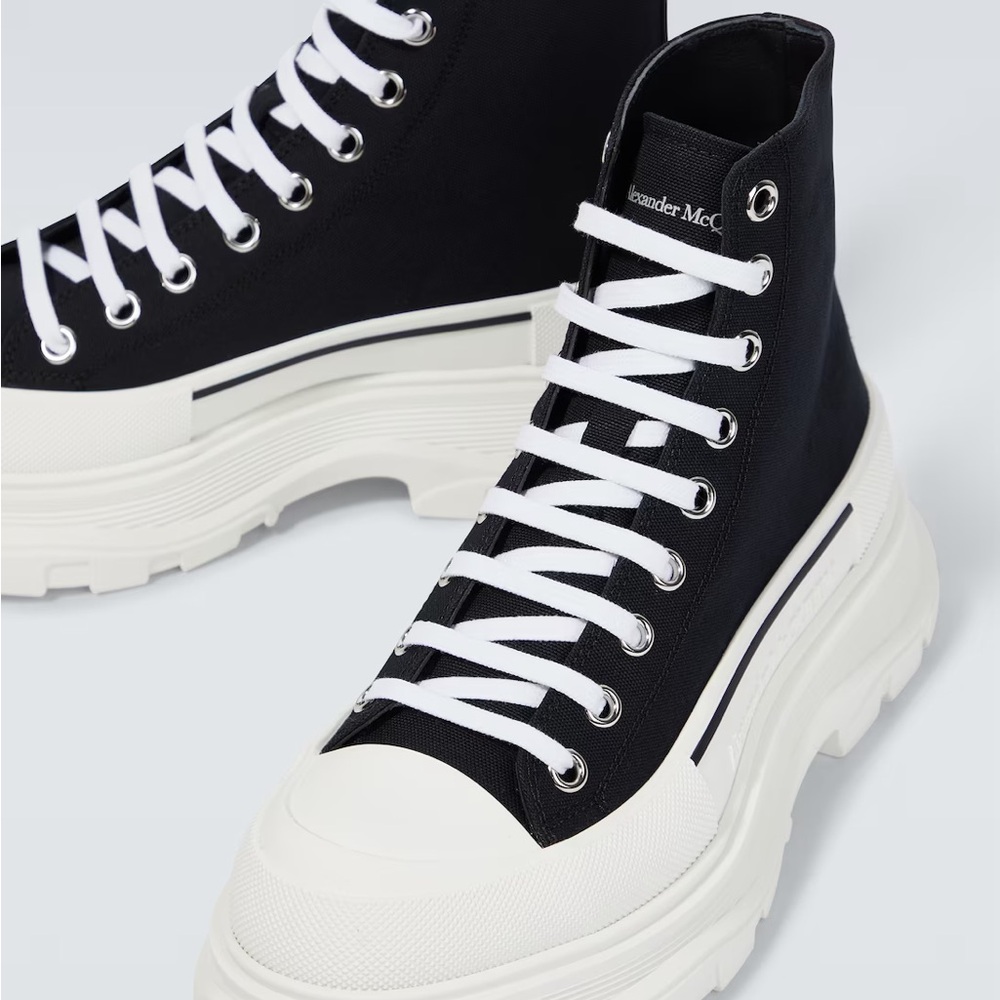 Alexander Mcqueen Tread Slick Boots